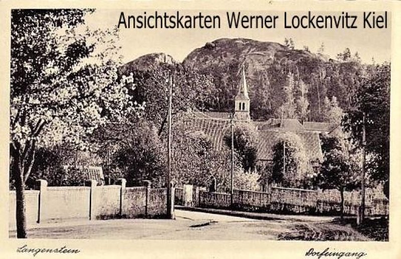 Ansichtskarte Langenstein Dorfeingang mit Kirche